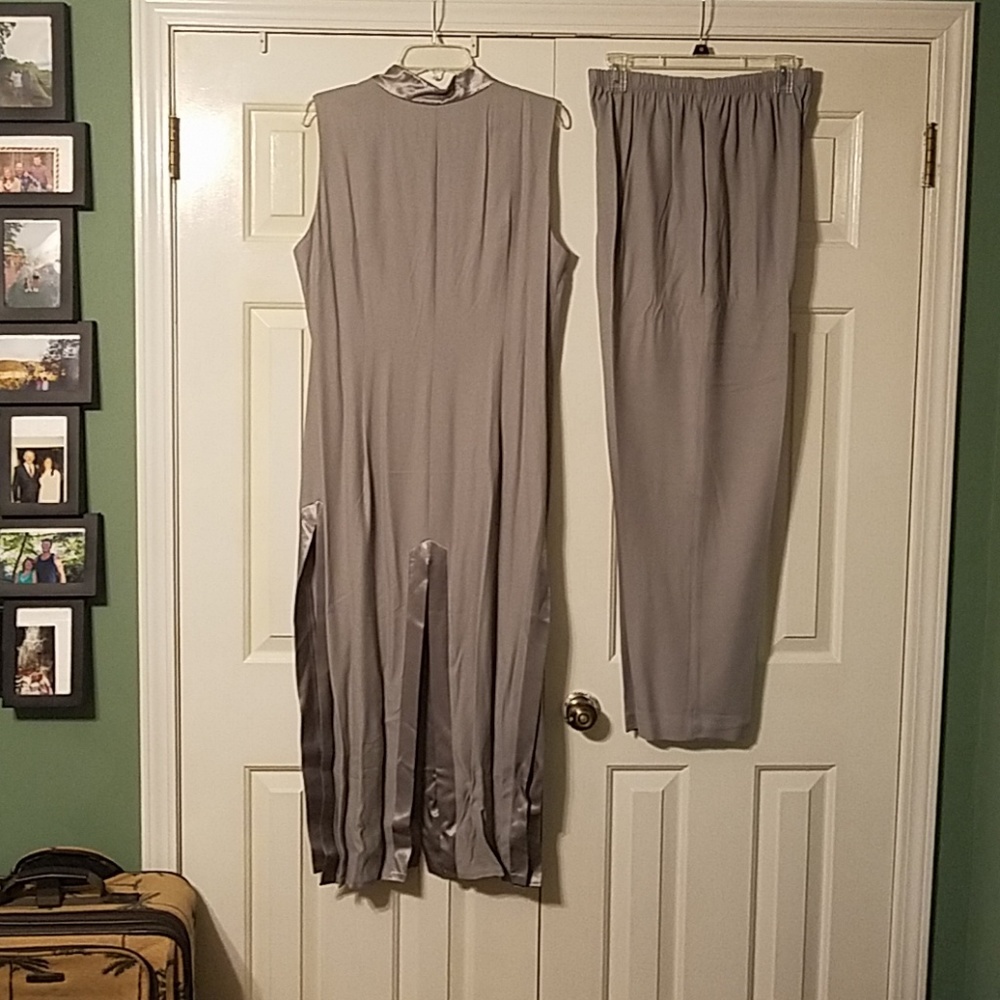 Grey party suit - Picture 3 of 3